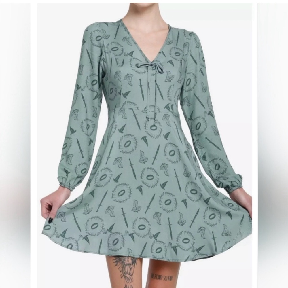 Hot Topic Lord of the Rings Dress w/ Pockets – Size M